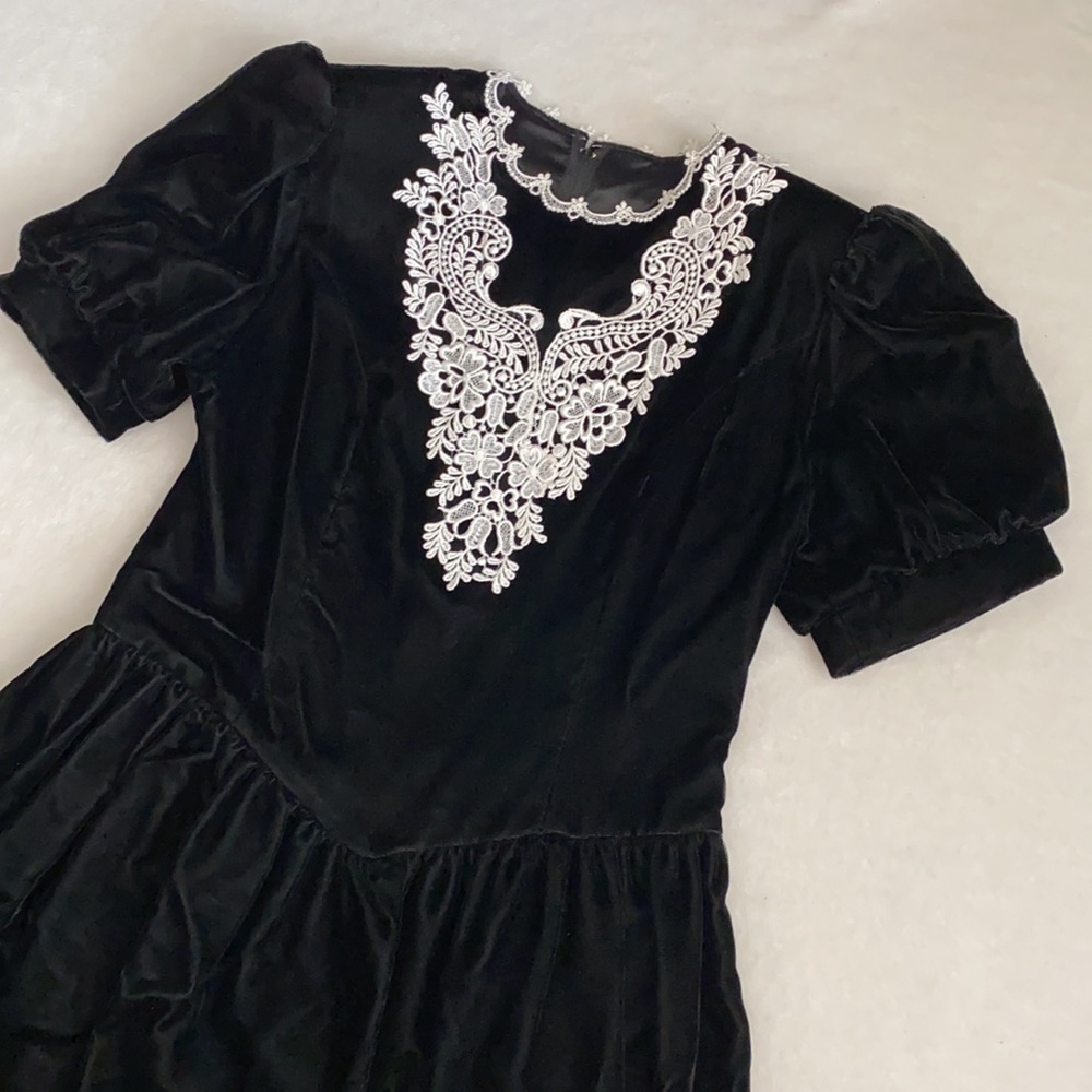 {VTG} Gunne Sax by Jessica McClintock | Velvet Lace Bib Collar Midi Dress (14) - Picture 4 of 16